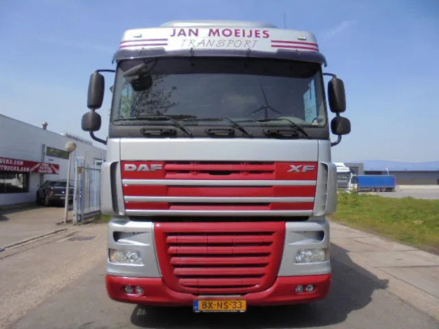 DAF XF 105 FAK 410 8X2 TRIPLE APK TUV 02-2025 - Truk dengan terpal samping: gambar 2 DAF XF 105 FAK 410 8X2 TRIPLE APK TUV 02-2025 - Truk dengan terpal samping: gambar 2