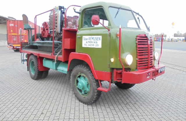 Diversen F.N. 4RM/62C 4X4 - Truk flatbed: gambar 3 Diversen F.N. 4RM/62C 4X4 - Truk flatbed: gambar 3