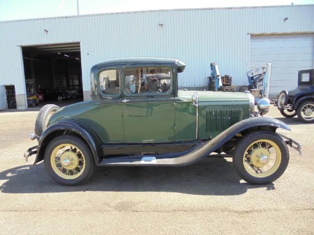 Ford A COUPE A COUPE - Coupe: gambar 4 Ford A COUPE A COUPE - Coupe: gambar 4