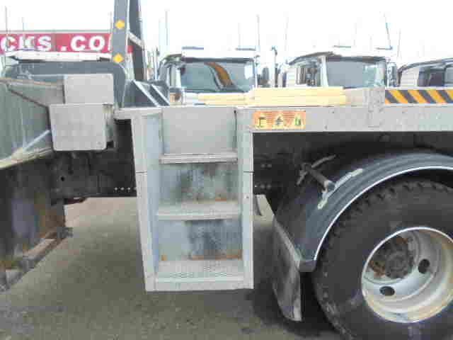 Platform udara yang dipasang di truk Hino 700 6X4: gambar 14