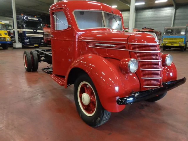 International D 30 4 TONNER - Truk sasis: gambar 2 International D 30 4 TONNER - Truk sasis: gambar 2