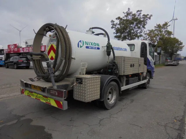 Isuzu N75.190 - Truk vakum: gambar 5 Isuzu N75.190 - Truk vakum: gambar 5