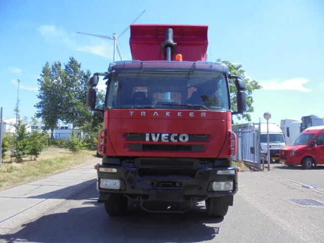 Iveco Trakker 340T41 8X4 KIPPER - Truk jungkit: gambar 2 Iveco Trakker 340T41 8X4 KIPPER - Truk jungkit: gambar 2