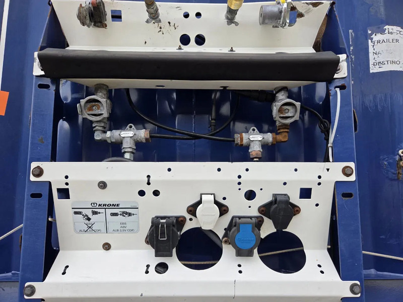 Krone SD NL TRAILER 25X IN STOCK - Semi-trailer dengan terpal samping: gambar 2 Krone SD NL TRAILER 25X IN STOCK - Semi-trailer dengan terpal samping: gambar 2