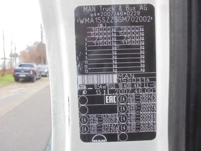 Truk pengangkut mobil MAN TGS 23.400 LL.U 6X2: gambar 18 Truk pengangkut mobil MAN TGS 23.400 LL.U 6X2: gambar 18