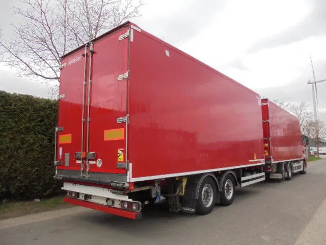 MAN TGX 26.500 XXL + RETARDER + FRC 2026 - Truk berpendingin: gambar 4 MAN TGX 26.500 XXL + RETARDER + FRC 2026 - Truk berpendingin: gambar 4
