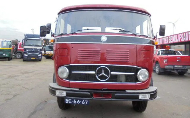 Mercedes-Benz 1113 - Truk pengangkut mobil: gambar 2 Mercedes-Benz 1113 - Truk pengangkut mobil: gambar 2