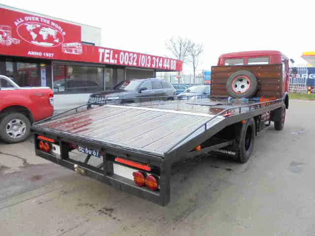 Mercedes-Benz 1113 - Truk pengangkut mobil: gambar 4 Mercedes-Benz 1113 - Truk pengangkut mobil: gambar 4