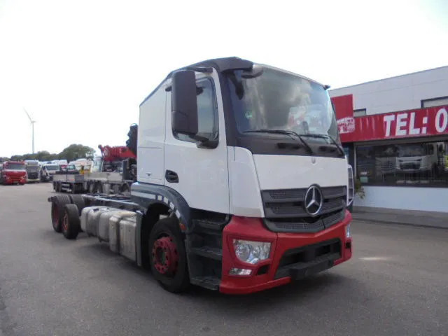 Mercedes-Benz ACTROS 2340 6X2 - Truk pengangkut mobil: gambar 3 Mercedes-Benz ACTROS 2340 6X2 - Truk pengangkut mobil: gambar 3