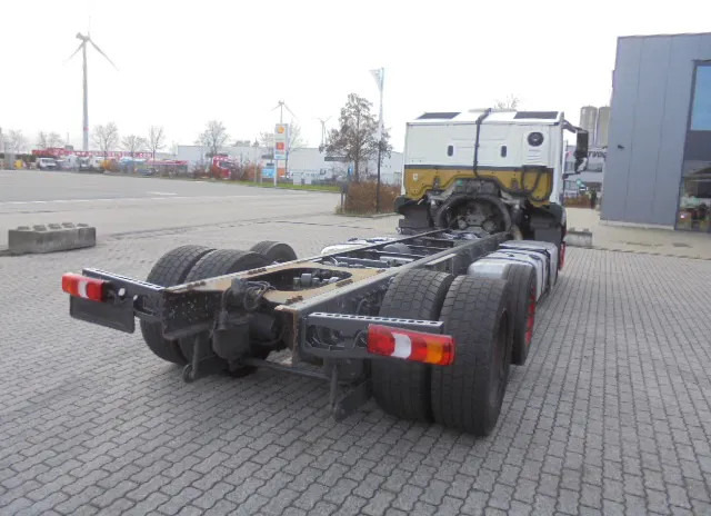 Mercedes-Benz Actros 2340 LL 6X2 - Truk pengangkut mobil: gambar 4 Mercedes-Benz Actros 2340 LL 6X2 - Truk pengangkut mobil: gambar 4