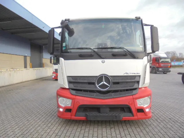 Mercedes-Benz Actros 2340 LL 6X2 - Truk pengangkut mobil: gambar 2 Mercedes-Benz Actros 2340 LL 6X2 - Truk pengangkut mobil: gambar 2