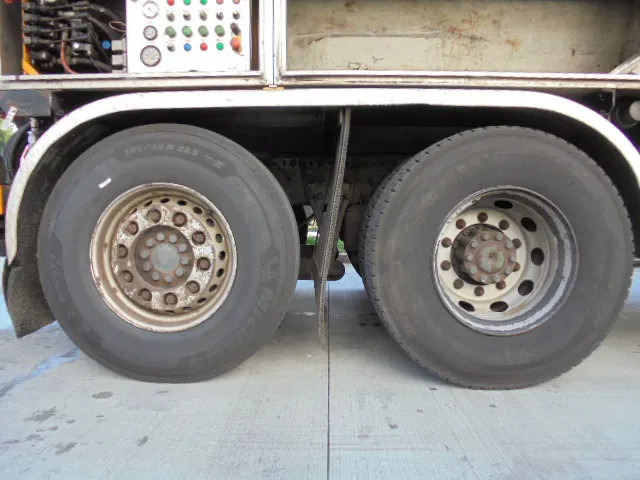 Truk vakum Mercedes-Benz Actros 2532 LENA ADR: gambar 8 Truk vakum Mercedes-Benz Actros 2532 LENA ADR: gambar 8