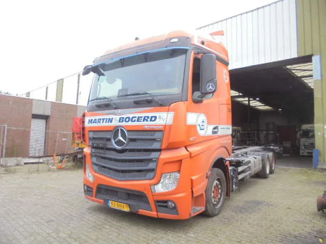 Mercedes-Benz Actros 2542 LS 6X2 ENGINE BROKE - Pengangkut kontainer/ Container truck: gambar 1 Mercedes-Benz Actros 2542 LS 6X2 ENGINE BROKE - Pengangkut kontainer/ Container truck: gambar 1
