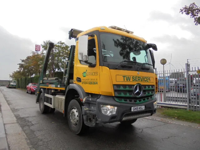 Mercedes-Benz Antos 1824 4X2 - Truk pembawa sistem kabel: gambar 3 Mercedes-Benz Antos 1824 4X2 - Truk pembawa sistem kabel: gambar 3
