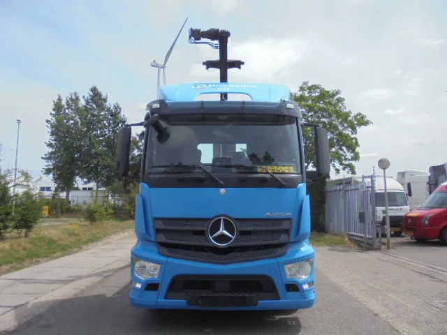 Mercedes-Benz Antos 2733 - Truk pembawa sistem kabel: gambar 2 Mercedes-Benz Antos 2733 - Truk pembawa sistem kabel: gambar 2