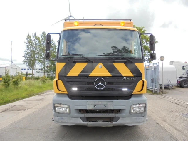 Mercedes-Benz Axor 1828 - Truk derek: gambar 2 Mercedes-Benz Axor 1828 - Truk derek: gambar 2
