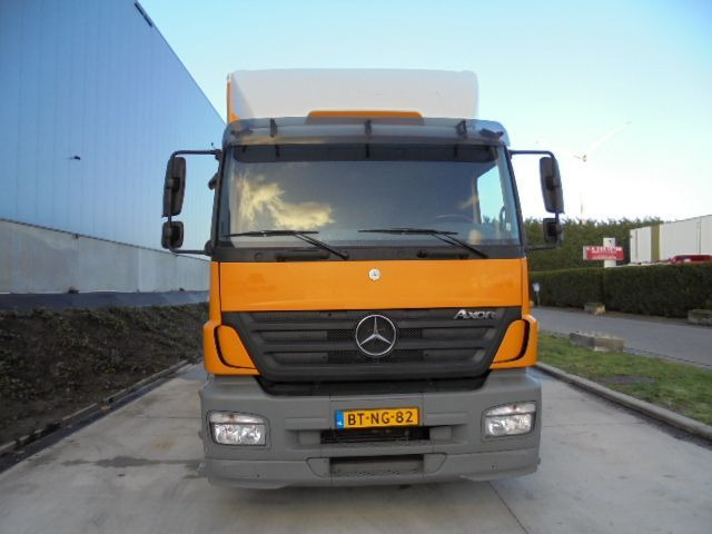 Mercedes-Benz Axor 1829 + HAMMELMAN - Truk vakum: gambar 2 Mercedes-Benz Axor 1829 + HAMMELMAN - Truk vakum: gambar 2