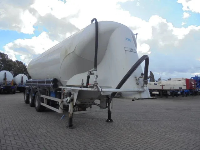 SPITZER BP SF 50 - Semi-trailer tangki: gambar 3 SPITZER BP SF 50 - Semi-trailer tangki: gambar 3
