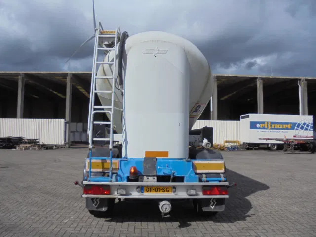 SPITZER BP SF 50 - Semi-trailer tangki: gambar 5 SPITZER BP SF 50 - Semi-trailer tangki: gambar 5