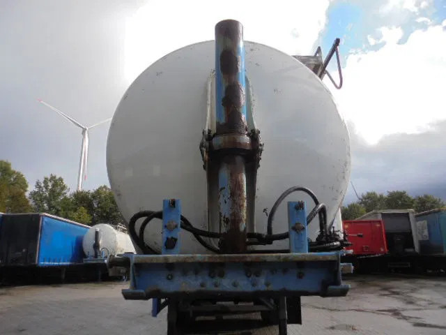 SPITZER BP SK 50 - Semi-trailer tangki: gambar 4 SPITZER BP SK 50 - Semi-trailer tangki: gambar 4