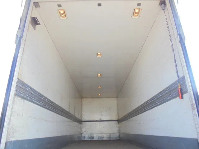 Scania P230 NL TRUCK - Truk box: gambar 5 Scania P230 NL TRUCK - Truk box: gambar 5