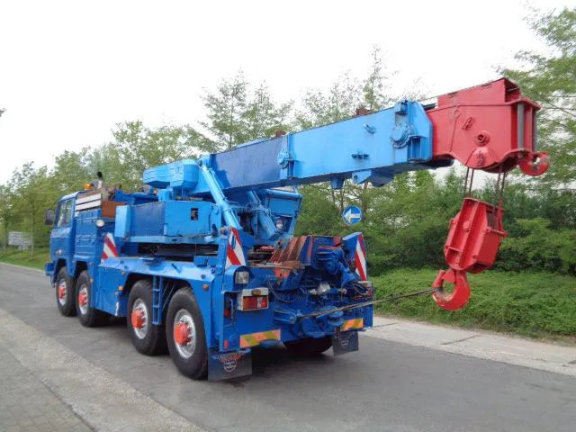 Tatra T 815 8X8 - Mobil derek: gambar 4 Tatra T 815 8X8 - Mobil derek: gambar 4