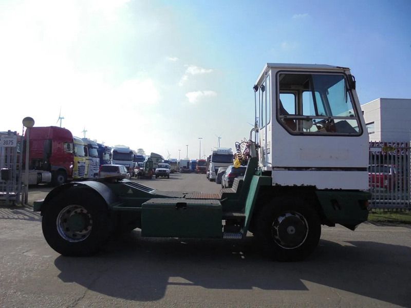 Terberg YT 180 - Traktor terminal: gambar 4 Terberg YT 180 - Traktor terminal: gambar 4