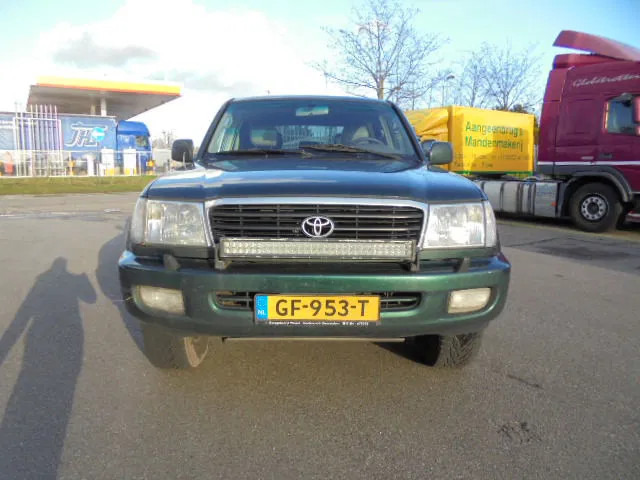 Toyota Land Cruiser - Mobil: gambar 2 Toyota Land Cruiser - Mobil: gambar 2
