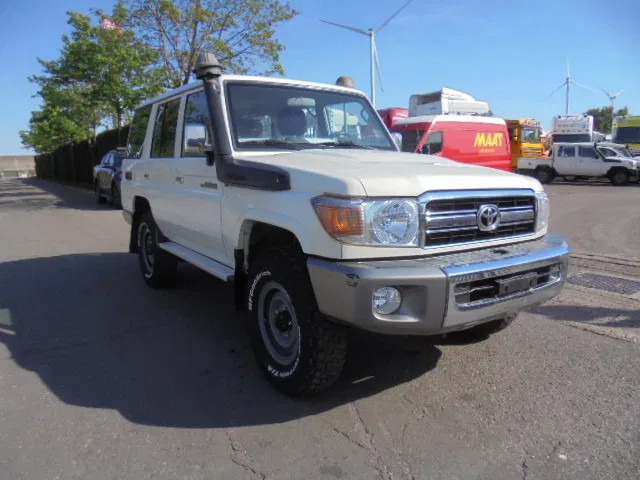 Toyota Land Cruiser HZJ76L 4X4 EXPORT OUTSIDE EU ONLY - Mobil: gambar 3 Toyota Land Cruiser HZJ76L 4X4 EXPORT OUTSIDE EU ONLY - Mobil: gambar 3