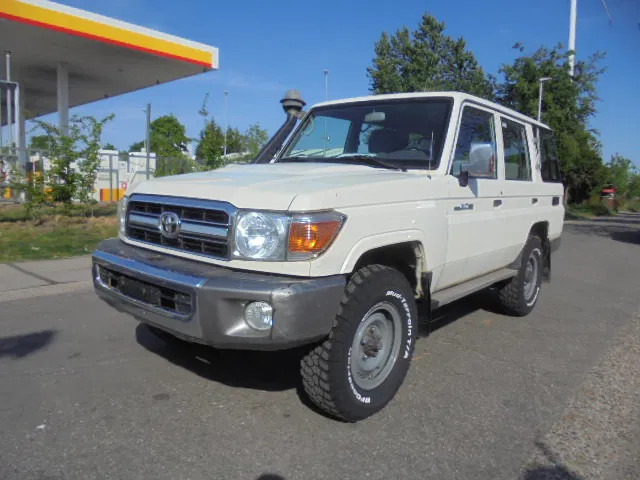 Toyota Land Cruiser HZJ76L 4X4 EXPORT OUTSIDE EU ONLY - Mobil: gambar 1 Toyota Land Cruiser HZJ76L 4X4 EXPORT OUTSIDE EU ONLY - Mobil: gambar 1