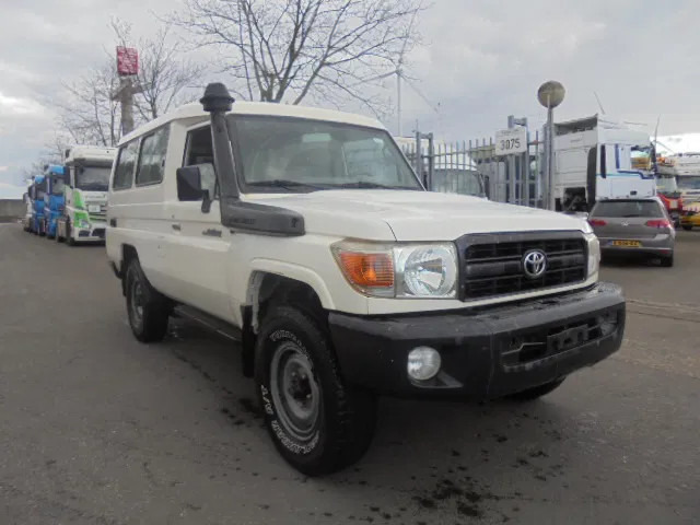 Toyota Land Cruiser HZJ78L 4WD EXPORT OUT EU ONLY - Mobil: gambar 3 Toyota Land Cruiser HZJ78L 4WD EXPORT OUT EU ONLY - Mobil: gambar 3
