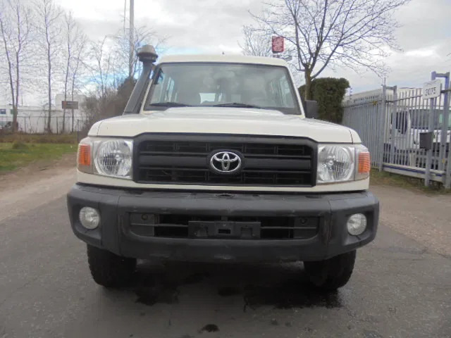 Toyota Land Cruiser HZJ78L 4WD EXPORT OUT EU ONLY - Mobil: gambar 2 Toyota Land Cruiser HZJ78L 4WD EXPORT OUT EU ONLY - Mobil: gambar 2
