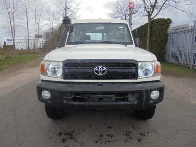 Toyota Land Cruiser HZJ78L 4WD EXPORT OUT EU ONLY - Mobil: gambar 2 Toyota Land Cruiser HZJ78L 4WD EXPORT OUT EU ONLY - Mobil: gambar 2