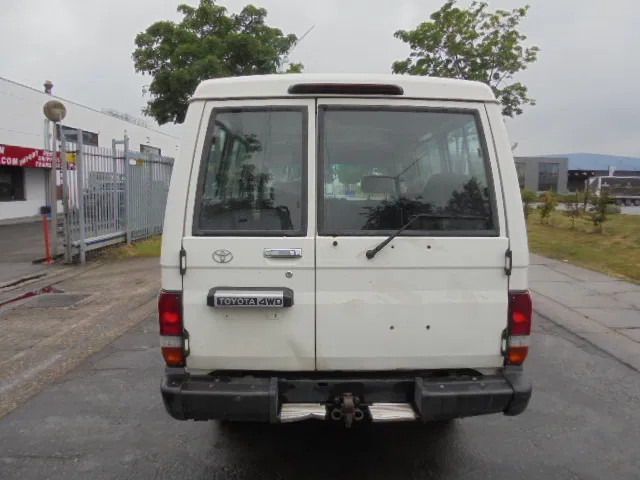 Toyota Land Cruiser HZJ78L 4X4 EXPORT OUTSIDE EU ONLY - Mobil: gambar 5 Toyota Land Cruiser HZJ78L 4X4 EXPORT OUTSIDE EU ONLY - Mobil: gambar 5