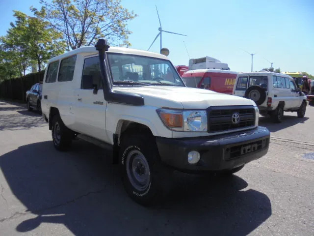 Toyota Land Cruiser HZJ78L 4X4 EXPORT OUTSIDE EU ONLY - Mobil: gambar 3 Toyota Land Cruiser HZJ78L 4X4 EXPORT OUTSIDE EU ONLY - Mobil: gambar 3