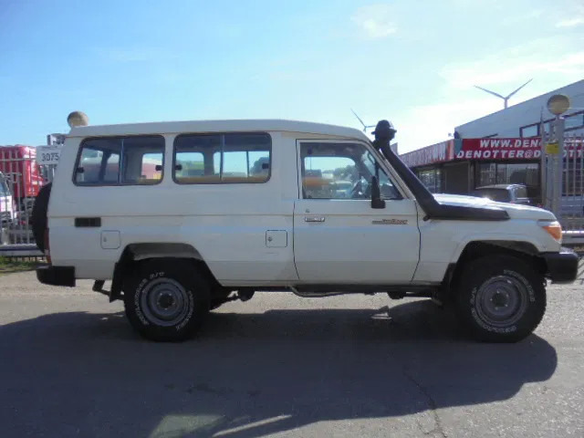 Toyota Land Cruiser HZJ78L 4X4 EXPORT OUTSIDE EU ONLY - Mobil: gambar 4 Toyota Land Cruiser HZJ78L 4X4 EXPORT OUTSIDE EU ONLY - Mobil: gambar 4