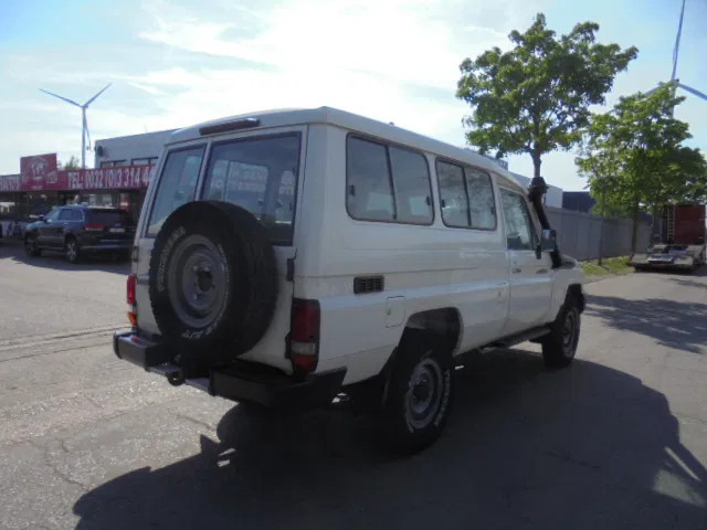 Toyota Land Cruiser HZJ78L 4X4 EXPORT OUTSIDE EU ONLY - Mobil: gambar 5 Toyota Land Cruiser HZJ78L 4X4 EXPORT OUTSIDE EU ONLY - Mobil: gambar 5