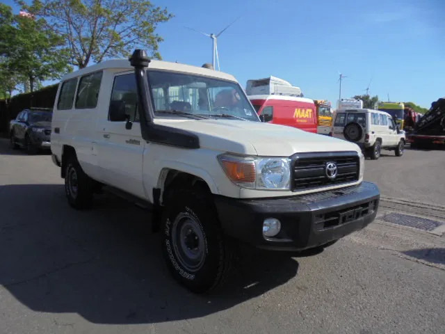 Toyota Land Cruiser HZJ78L 4X4 EXPORT OUTSIDE EU ONLY - Mobil: gambar 3 Toyota Land Cruiser HZJ78L 4X4 EXPORT OUTSIDE EU ONLY - Mobil: gambar 3