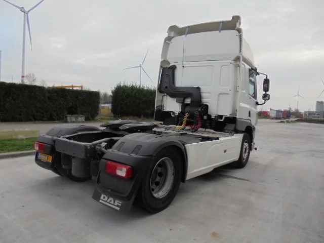 DAF CF 400 CF85-400 - Tractor head: gambar 4 DAF CF 400 CF85-400 - Tractor head: gambar 4