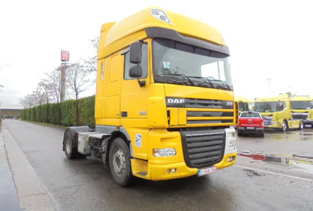 DAF XF 105.410 EURO 5 - Tractor head: gambar 1 DAF XF 105.410 EURO 5 - Tractor head: gambar 1