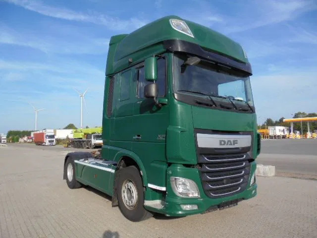 DAF XF 106.460 SUPER SPACE CAB - Tractor head: gambar 3 DAF XF 106.460 SUPER SPACE CAB - Tractor head: gambar 3