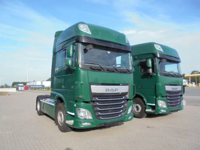 DAF XF 106.460 SUPER SPACE CAB - Tractor head: gambar 3 DAF XF 106.460 SUPER SPACE CAB - Tractor head: gambar 3