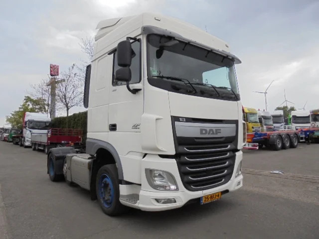 DAF XF 410 6X2 - Tractor head: gambar 3 DAF XF 410 6X2 - Tractor head: gambar 3