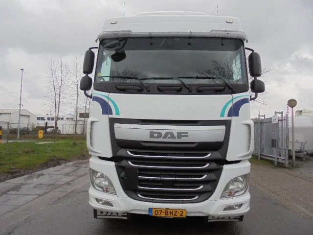DAF XF 440 6x2 - Tractor head: gambar 2 DAF XF 440 6x2 - Tractor head: gambar 2