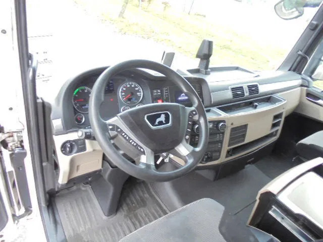 Interior photo 1: Tractor head MAN TGA 18.480 XXL MAX SMART TACHO 20X IN STOCK