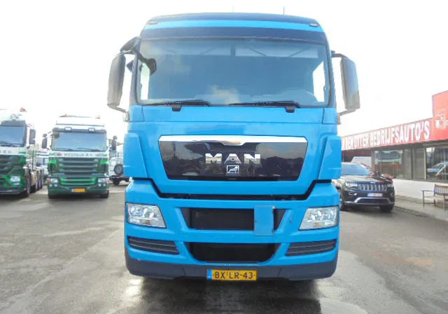 MAN TGA 26.360 26.360 6X2/2 BLS - Tractor head: gambar 2 MAN TGA 26.360 26.360 6X2/2 BLS - Tractor head: gambar 2