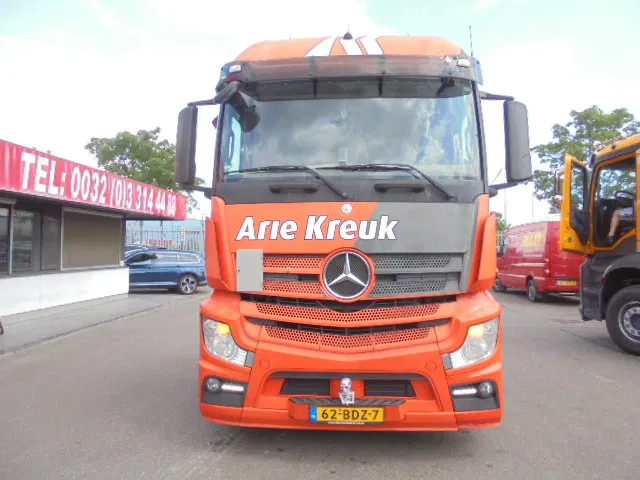 Mercedes-Benz Actros 2343 6X2 VOORLOOPAS - Tractor head: gambar 2 Mercedes-Benz Actros 2343 6X2 VOORLOOPAS - Tractor head: gambar 2