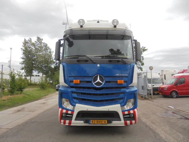 Mercedes-Benz Actros 4158 8X4 180 TON NL KENTEKEN - Tractor head: gambar 2 Mercedes-Benz Actros 4158 8X4 180 TON NL KENTEKEN - Tractor head: gambar 2