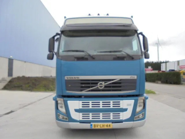 Volvo FH 440 EUR5 - Tractor head: gambar 2 Volvo FH 440 EUR5 - Tractor head: gambar 2