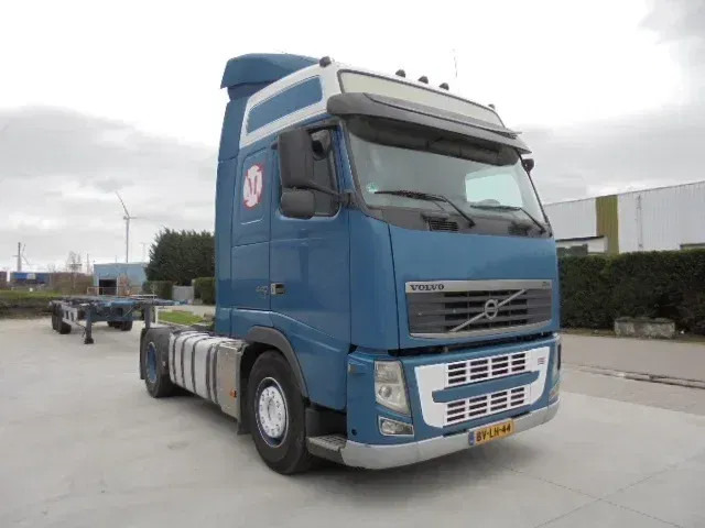 Volvo FH 440 EUR5 - Tractor head: gambar 3 Volvo FH 440 EUR5 - Tractor head: gambar 3